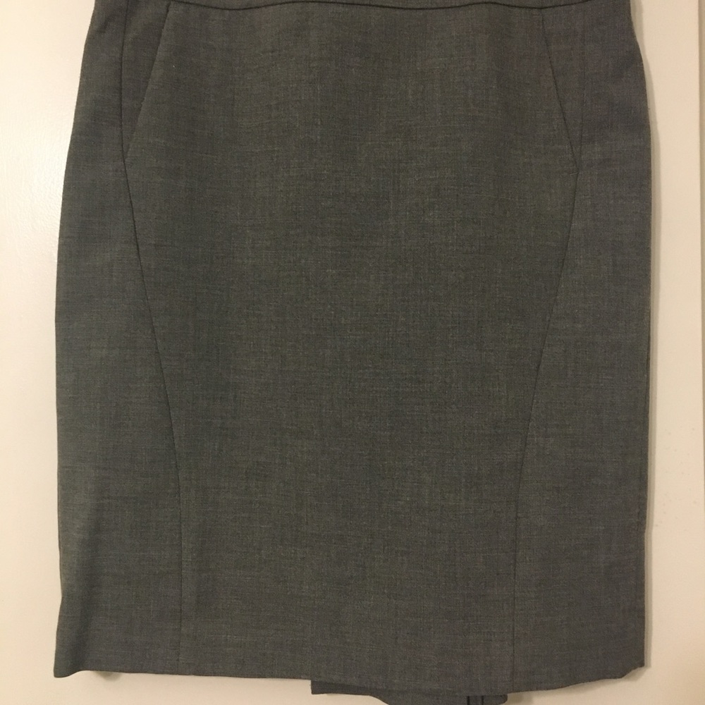 Ann Taylor Loft Grey Skirt Size 8